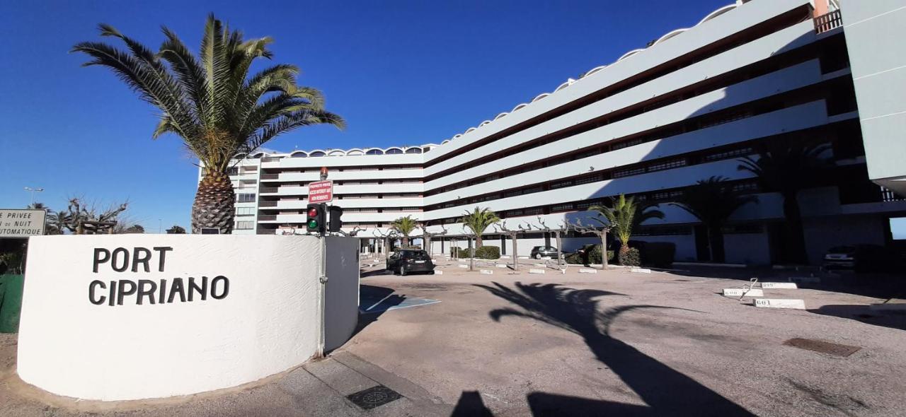 Port Cipriano Sur Les Toits , Vue Panoramique Sur La Mer Saint-Cyprien  Exterior photo